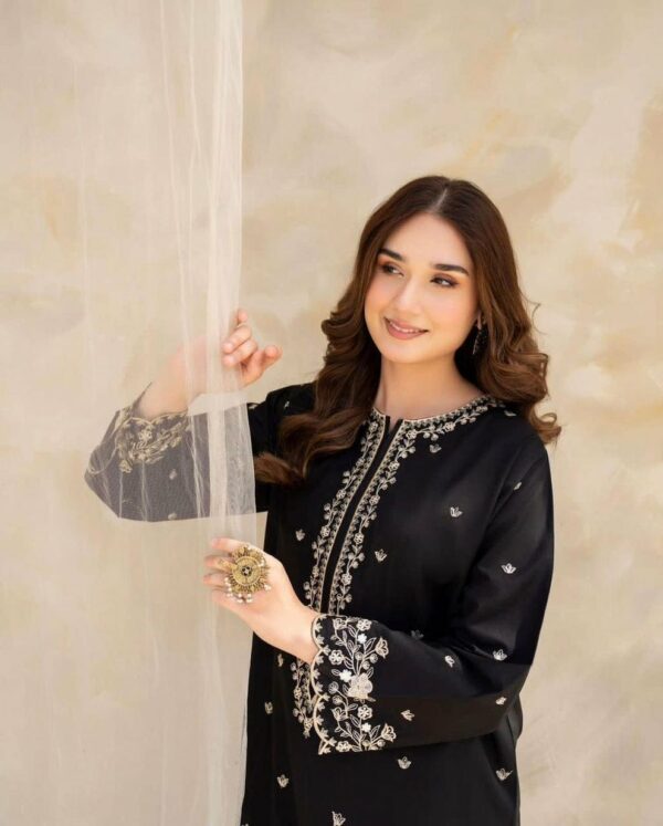  BLACK GULAB EMBROIDERED 2PC SET