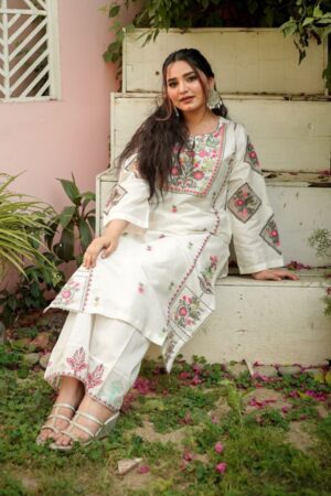 WHITE VIOLET EMB 2PC